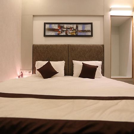 Hotel Mahendra Plaza Hardoi Zewnętrze zdjęcie