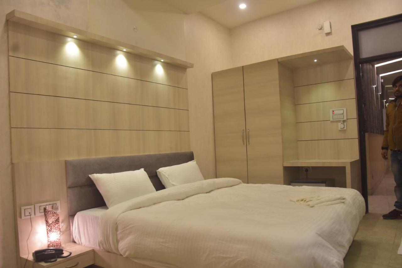 Hotel Mahendra Plaza Hardoi Zewnętrze zdjęcie
