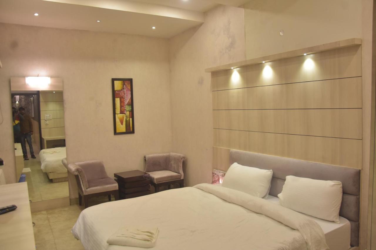 Hotel Mahendra Plaza Hardoi Zewnętrze zdjęcie