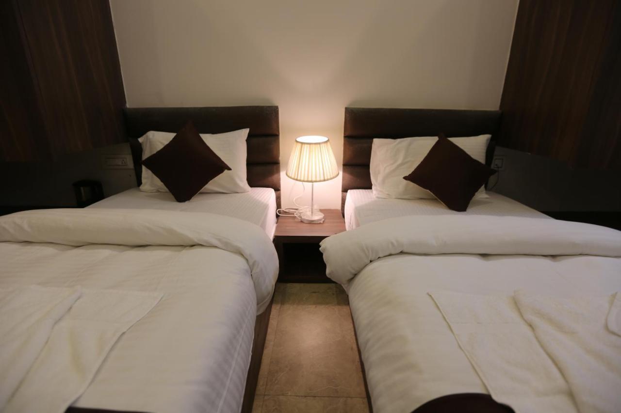 Hotel Mahendra Plaza Hardoi Zewnętrze zdjęcie